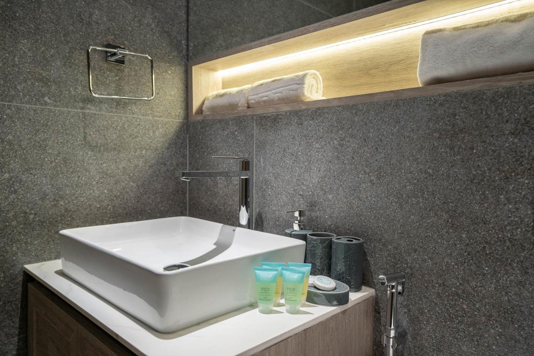 Spacious And Modern -great Facilities Dubai
