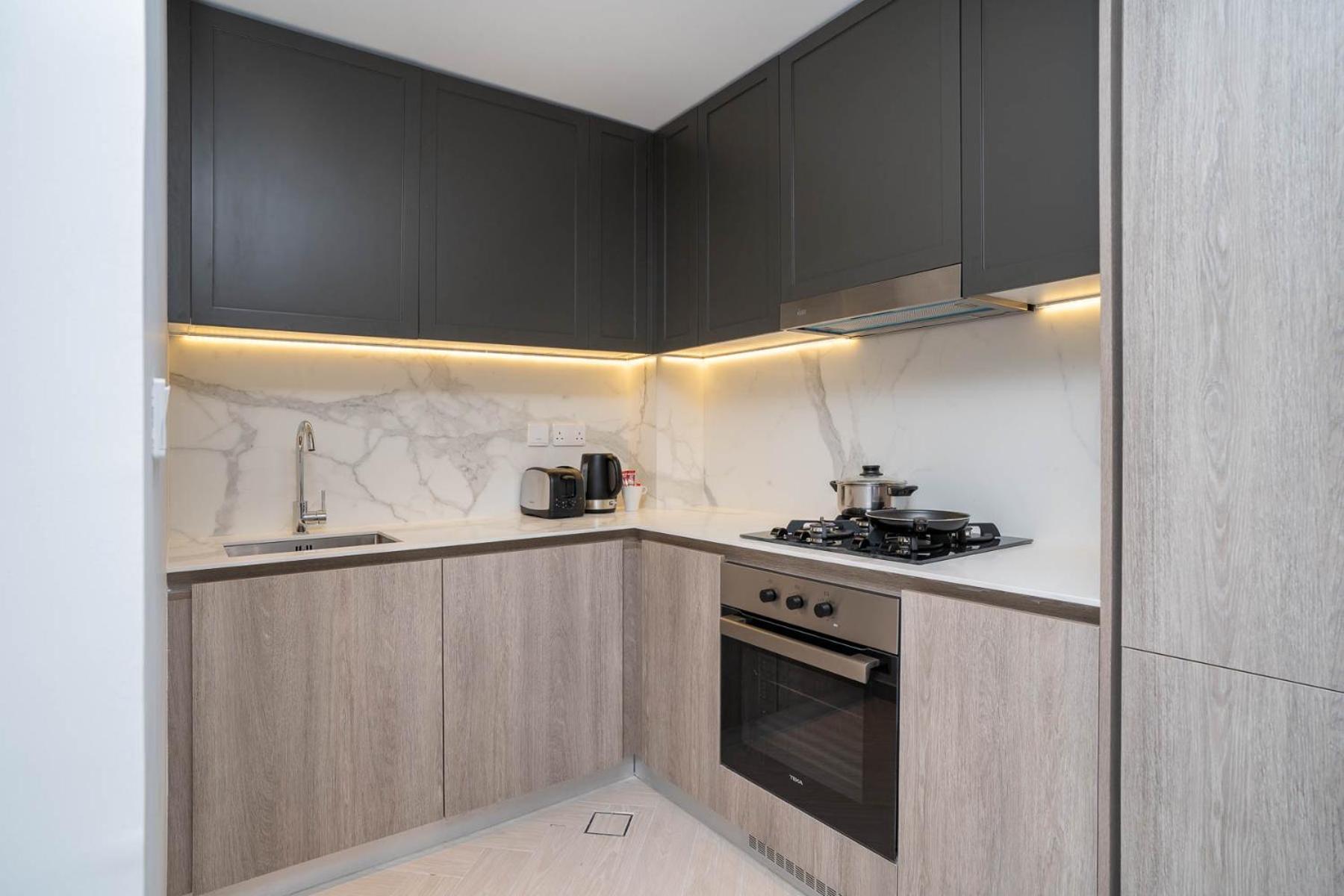 Spacious And Modern -great Facilities Apartment